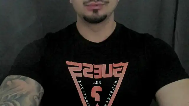 Snapshot of TONYWILSONN chatting on 04/04/26, 05:27 TONYWILSONN online show from 04/04/26, 05:27