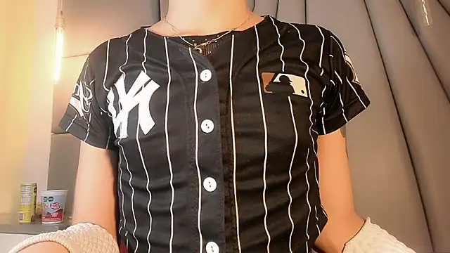 Miss-Saraii online show from 03/27/26, 08:52