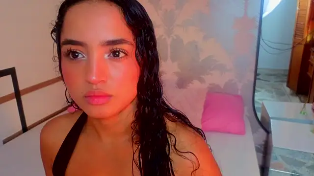 Emma Thompssonn online show from 05/18/26, 12:00