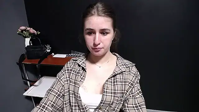 Sunny siren online show from 03/18/26, 02:09