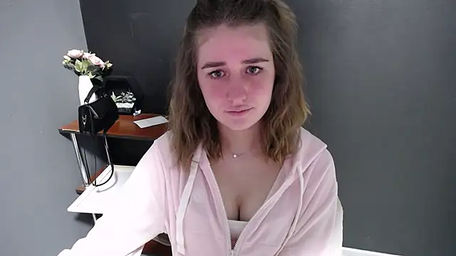 Sunny siren online show from 03/25/26, 02:01