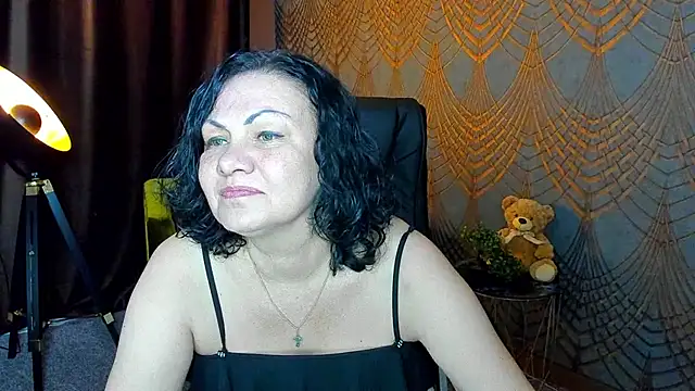 Snapshot of IrissMoon chatting on 06/29/26, 05:24 IrissMoon online show from 06/29/26, 05:24