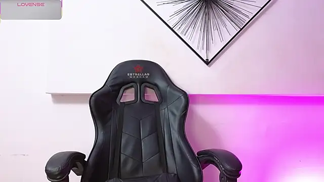 Snapshot of Rosse_Baker_ chatting on 03/20/26, 12:43 Rosse Baker online show from 03/20/26, 12:43