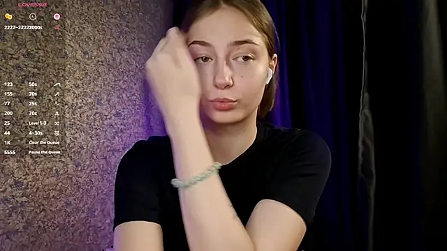 Snapshot of MousyHello chatting on 04/20/26, 03:37 MousyHello online show from 04/20/26, 03:37