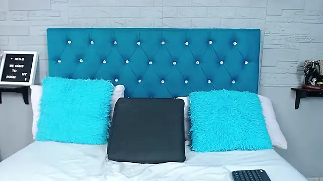 ZolaniBaker online show from 02/02/26, 07:34