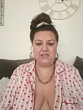 Nova-iswiserx online show from 04/03/26, 10:13