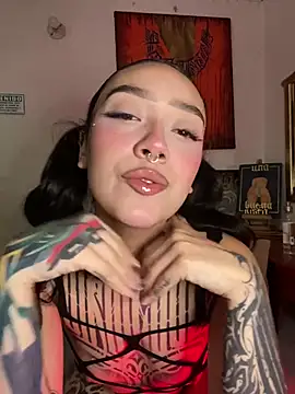 Snapshot of PUFF_BUNNY chatting on 02/27/26, 06:30 PUFF BUNNY online show from 02/27/26, 06:30