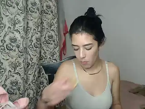 luisandri  online show from 02/25/26, 12:42