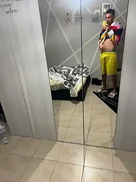 Snapshot of piccolo2002 chatting on 01/17/26, 04:00 piccolo2002 online show from 01/17/26, 04:00