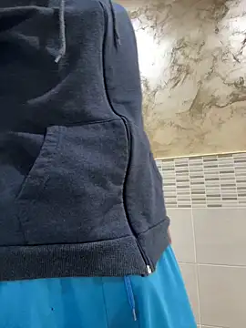 Snapshot of piccolo2002 chatting on 04/05/26, 07:27 piccolo2002 online show from 04/05/26, 07:27