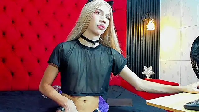 Snapshot of zoe_rei chatting on 04/09/26, 01:16 zoe rei online show from 04/09/26, 01:16