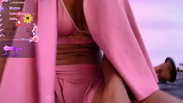 Snapshot of Amira_Alzahra chatting on 02/19/26, 05:14 Amira Alzahra online show from 02/19/26, 05:14