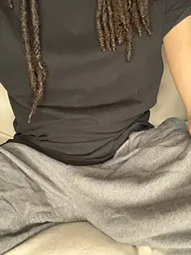 Snapshot of givemeabreak34 chatting on 03/18/26, 03:53 givemeabreak34 online show from 03/18/26, 03:53