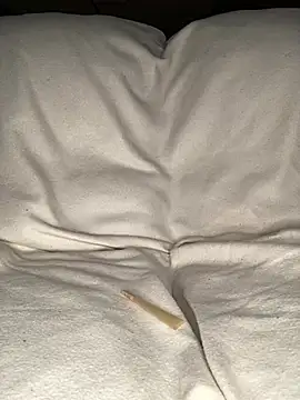 Snapshot of givemeabreak34 chatting on 03/23/26, 04:49 givemeabreak34 online show from 03/23/26, 04:49