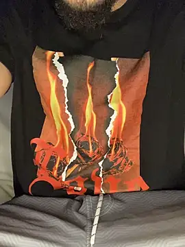 Snapshot of givemeabreak34 chatting on 03/27/26, 11:26 givemeabreak34 online show from 03/27/26, 11:26