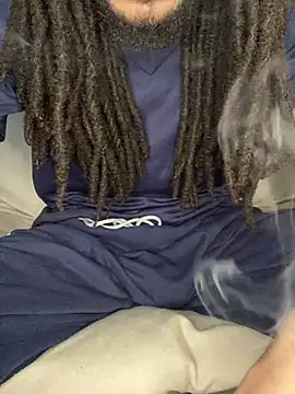 Snapshot of givemeabreak34 chatting on 03/30/26, 04:02 givemeabreak34 online show from 03/30/26, 04:02