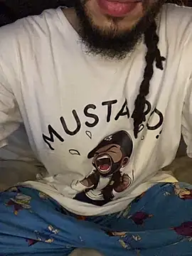 Snapshot of givemeabreak34 chatting on 04/10/26, 02:39 givemeabreak34 online show from 04/10/26, 02:39