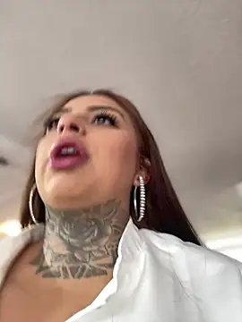 EmilyMoore Pink online show from 02/03/26, 09:31