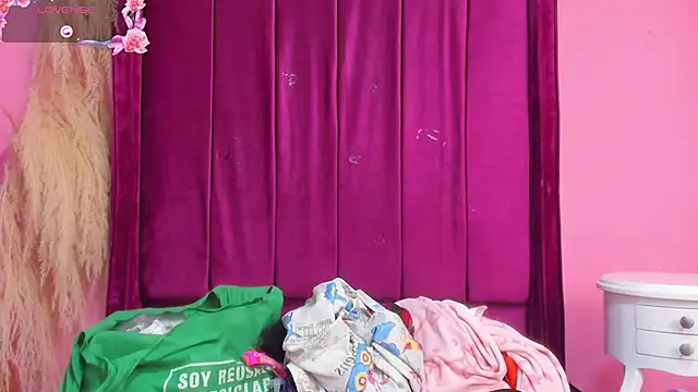 mitzukywinteer online show from 04/12/26, 08:25