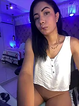 Auri   online show from 05/19/26, 07:31