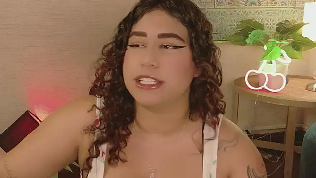 Snapshot of Maya_house chatting on 04/14/26, 05:46 Maya house online show from 04/14/26, 05:46