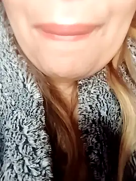 Snapshot of Naughty-Yousra chatting on 03/06/26, 09:17 Naughty-Yousra online show from 03/06/26, 09:17