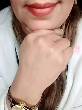 Snapshot of Naughty-Yousra chatting on 03/06/26, 09:22 Naughty-Yousra online show from 03/06/26, 09:22