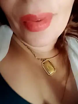 Snapshot of Naughty-Yousra chatting on 04/26/26, 12:14 Naughty-Yousra online show from 04/26/26, 12:14