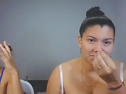 Snapshot of Helena-Paola chatting on 02/01/26, 11:25 Helena-Paola online show from 02/01/26, 11:25