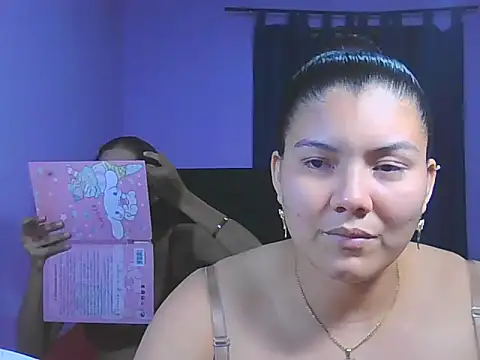 Snapshot of Helena-Paola chatting on 02/08/26, 05:00 Helena-Paola online show from 02/08/26, 05:00