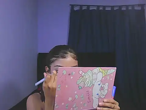 Snapshot of Helena-Paola chatting on 02/17/26, 11:33 Helena-Paola online show from 02/17/26, 11:33