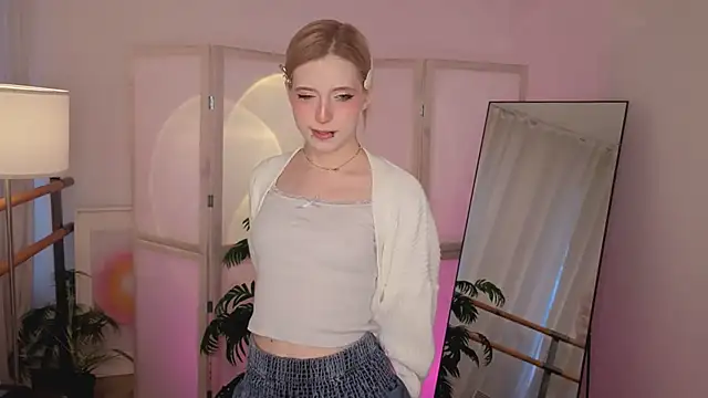 MoonlightAsuna online show from 02/19/26, 02:02