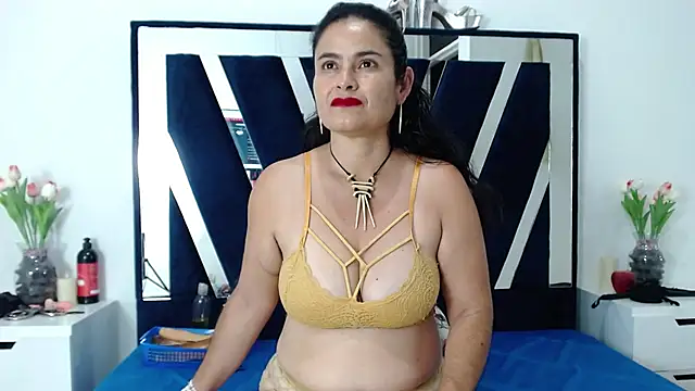 CrystallGomes online show from 03/16/26, 05:44