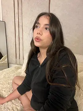 Snapshot of lilithdya chatting on 03/13/26, 11:33 lilithdya online show from 03/13/26, 11:33