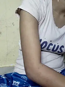 Snapshot of annugirl chatting on 02/20/26, 11:22 annugirl online show from 02/20/26, 11:22