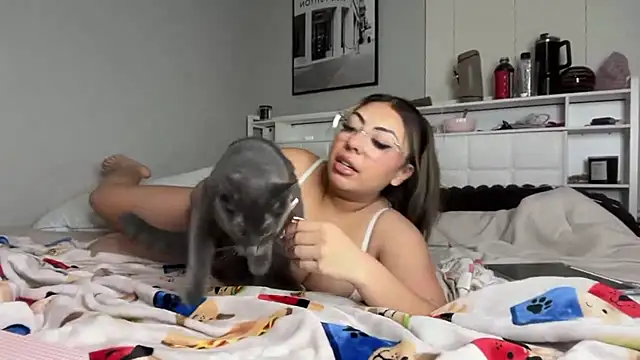 Snapshot of Lalaaxo chatting on 03/05/26, 04:19 Lalaaxo online show from 03/05/26, 04:19