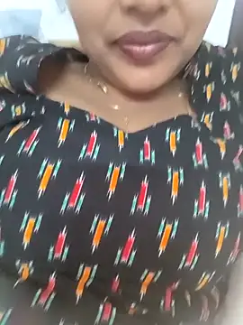 Snapshot of Hot-Tinaa chatting on 03/18/26, 03:59 Hot-Tinaa online show from 03/18/26, 03:59