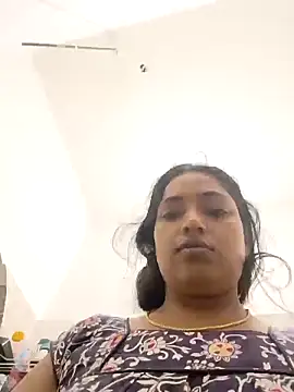 Snapshot of Hot-Tinaa chatting on 03/28/26, 02:44 Hot-Tinaa online show from 03/28/26, 02:44