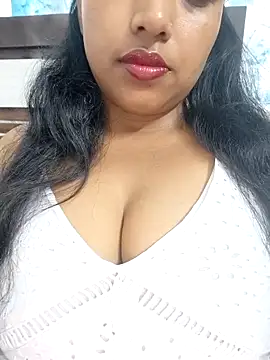 Snapshot of Hot-Tinaa chatting on 03/31/26, 01:07 Hot-Tinaa online show from 03/31/26, 01:07