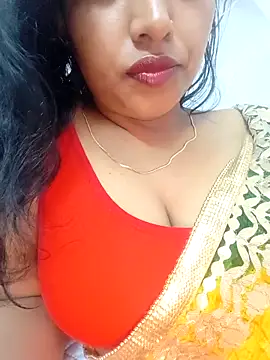 Snapshot of Hot-Tinaa chatting on 04/05/26, 10:29 Hot-Tinaa online show from 04/05/26, 10:29