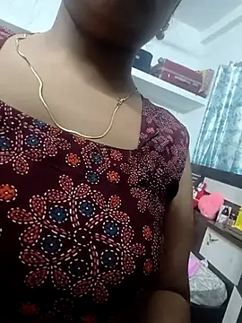 Snapshot of Hot-Tinaa chatting on 04/12/26, 04:34 Hot-Tinaa online show from 04/12/26, 04:34