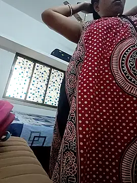 Snapshot of Hot-Tinaa chatting on 04/17/26, 03:09 Hot-Tinaa online show from 04/17/26, 03:09