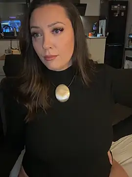 21tweetypie21 online show from 02/15/26, 07:10