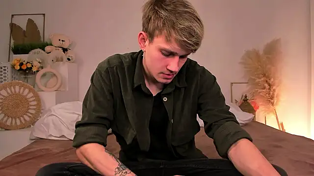 Snapshot of Volan_Starts chatting on 02/28/26, 12:06 Volan Starts online show from 02/28/26, 12:06