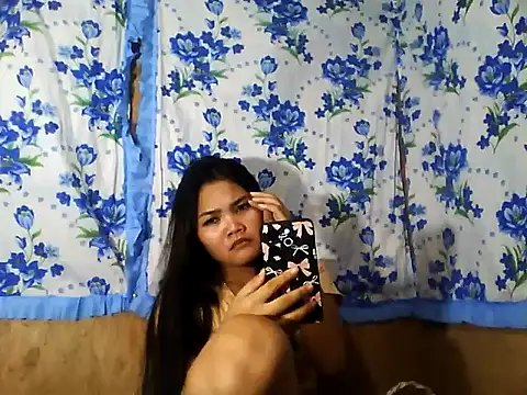 Snapshot of PinaySkinnyJust18 chatting on 04/04/26, 09:18 PinaySkinnyJust18 online show from 04/04/26, 09:18