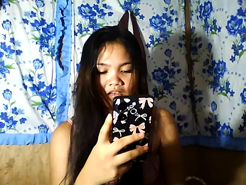 Snapshot of PinaySkinnyJust18 chatting on 04/12/26, 10:09 PinaySkinnyJust18 online show from 04/12/26, 10:09