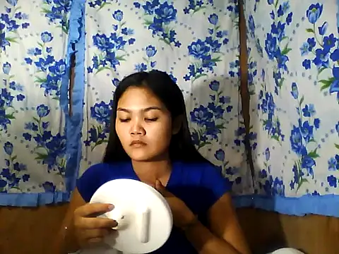 Snapshot of PinaySkinnyJust18 chatting on 04/16/26, 10:01 PinaySkinnyJust18 online show from 04/16/26, 10:01