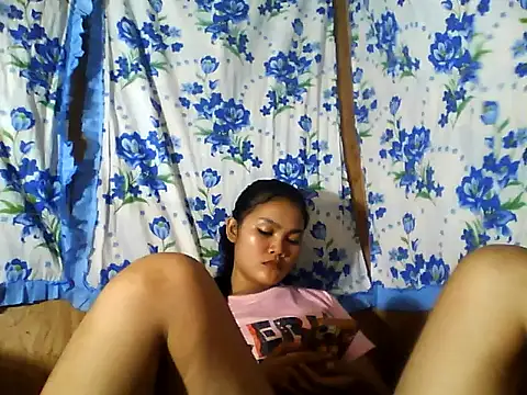 PinaySkinnyJust18 online show from 06/30/26, 10:27
