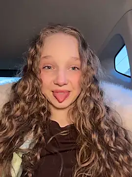 Snapshot of outside_rosy chatting on 03/06/26, 03:41 outside rosy online show from 03/06/26, 03:41