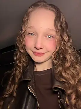 Snapshot of outside_rosy chatting on 03/10/26, 04:34 outside rosy online show from 03/10/26, 04:34